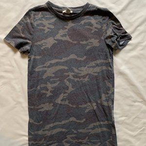 WOMENS CAMO FOREVER 21 T-SHIRT [SMALL]